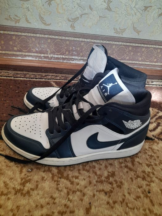 Кросівки Nike Air Jordan 1 mid