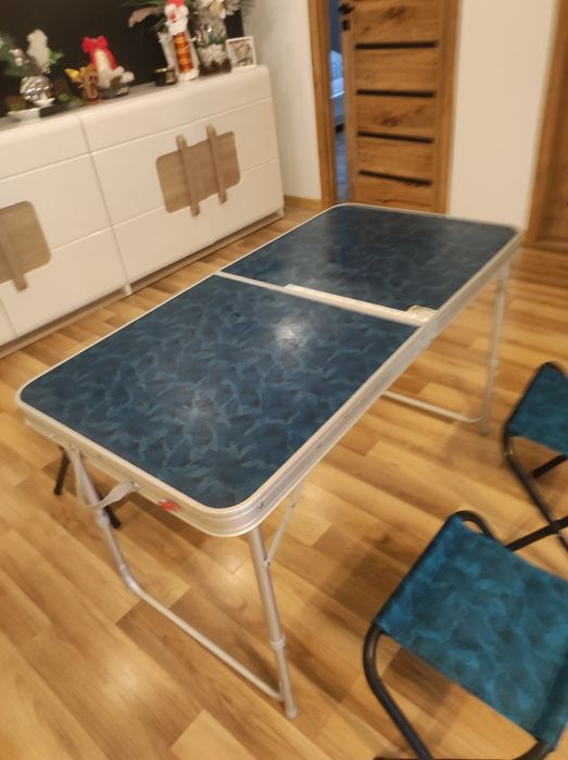 Kempingowy stolik plus krzesełka Decathlon