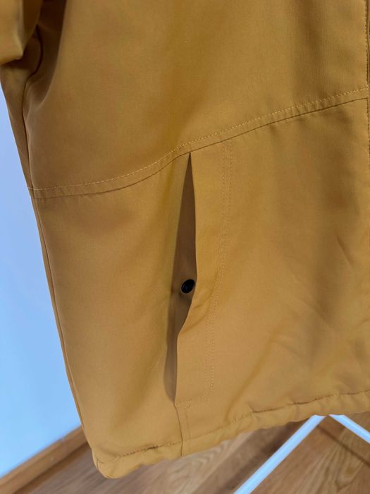 Casaco desportivo com capuz