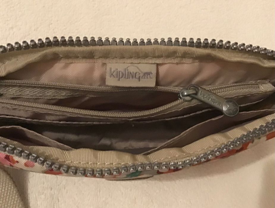 Bolsa estojo marca Kipling