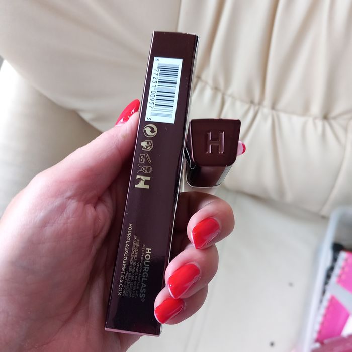 Nowy korektor Hourglass creme 6 ml