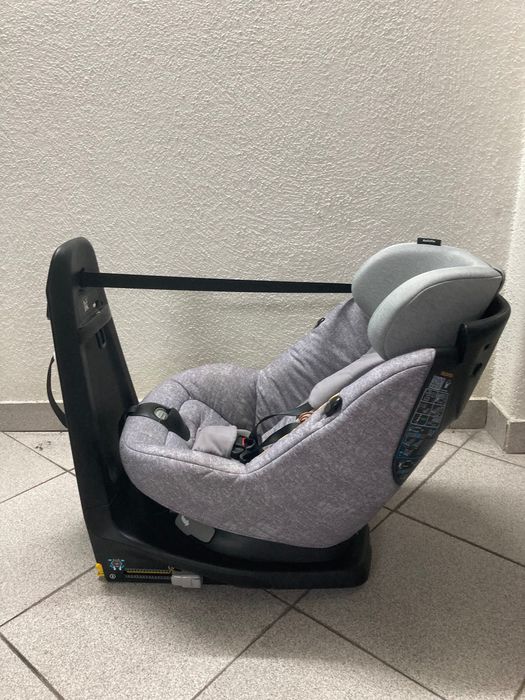 Cadeira auto BebéConfort AxissFix com ISOFIX