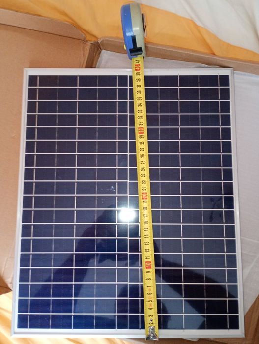 Panel solarny że sterownikiem.