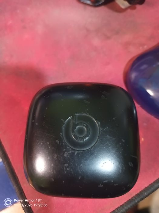 oryginalne etui ładujące  Powerbeats Pro