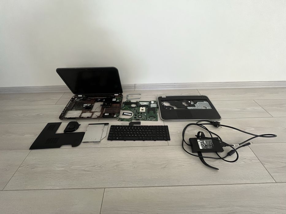 Ноутбук dell inspiron 7720 Розборка