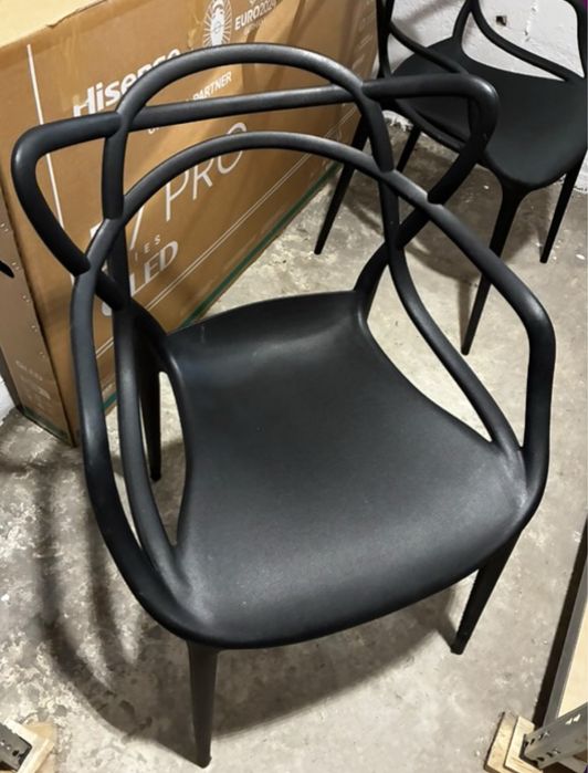 Krzesła czarne dwie sztuki