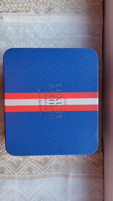 Conjunto novo Luxury Bathing- shampoo + gel duche + pente