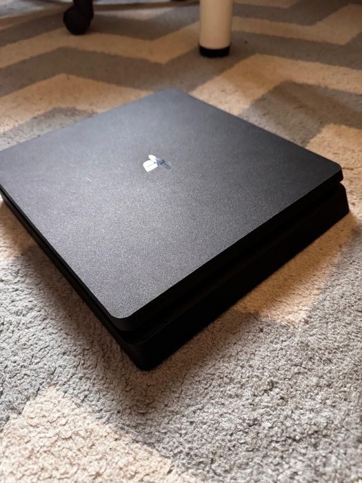 PlayStation 4slim