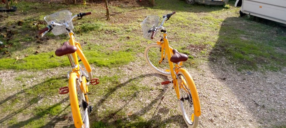 Duas bicicletas em ótimo estado
