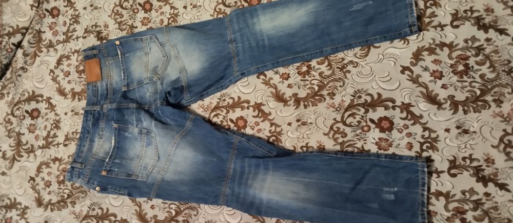 Фирменные джинсы DSQUARED2