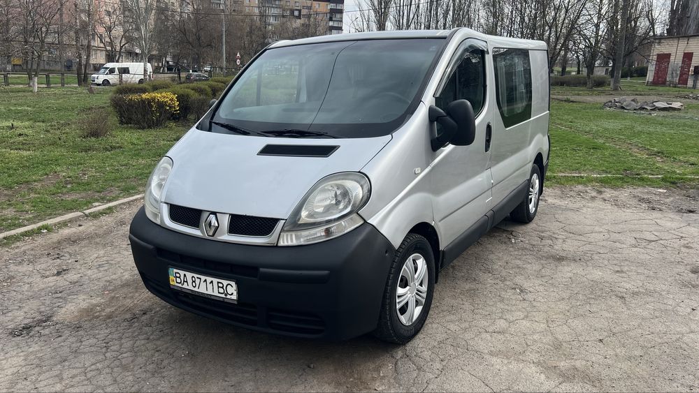 RENAULT TRAFIC пасажир 6мест