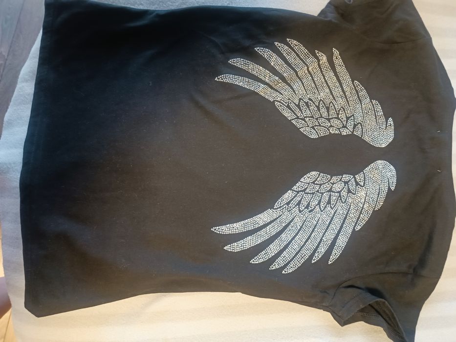 Футболка зі стразами.Стан ідеальний