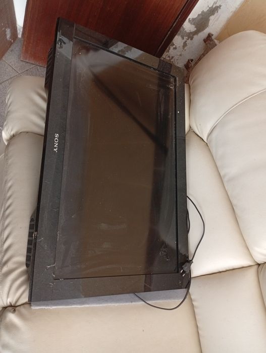 TV de 40 polegadas a funcionar