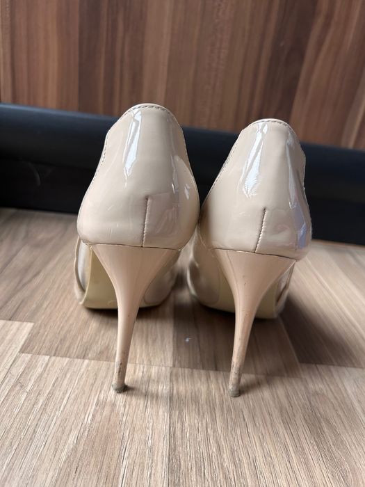 Szpilki, czółenka beżowe