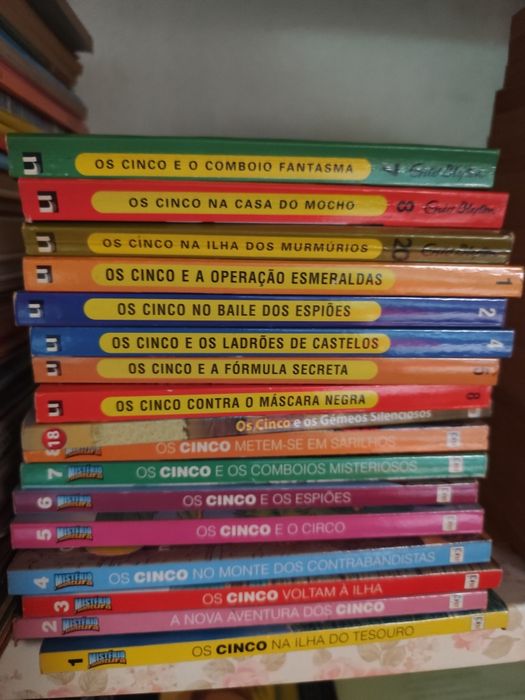 Colecção de Literatura Juvenil Classica - Uma Aventura, Os Cinco e Aventura