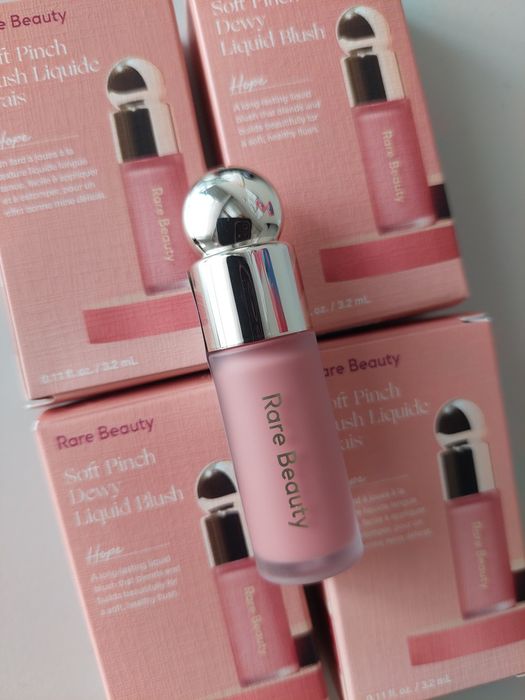 Рідкі рум`яна Rare Beauty soft pinch liquid blush Hope