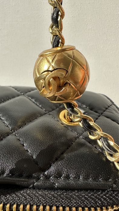 Kuferek czarny Chanel