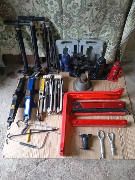 Продам домкраты б/у, все рабочие, состояние на фото