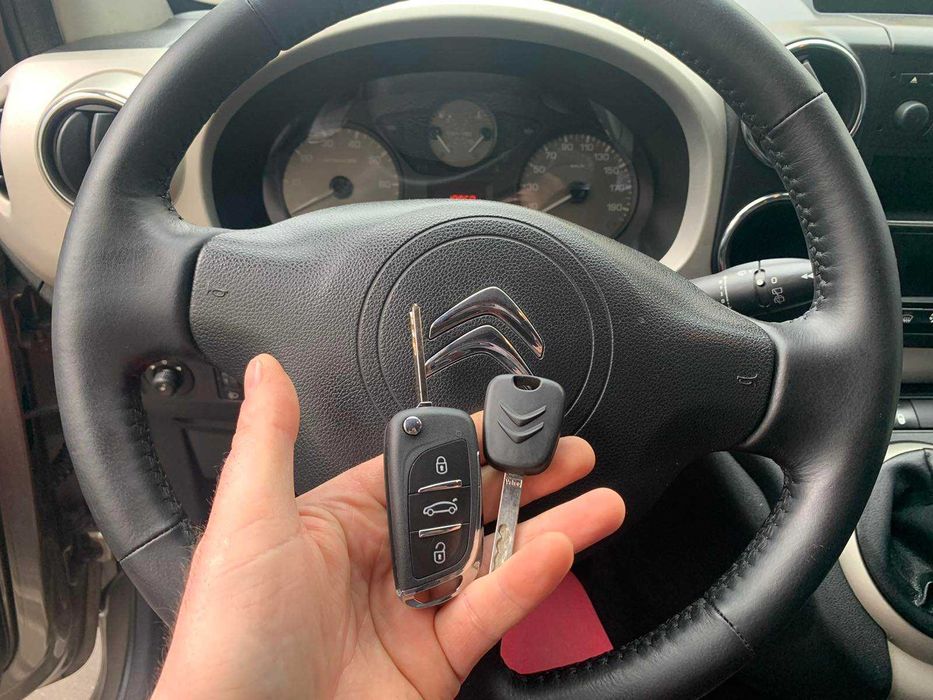 Продаж-виготовлення  Peugeot Partner,207,307,308,407,607,807 Citroen.