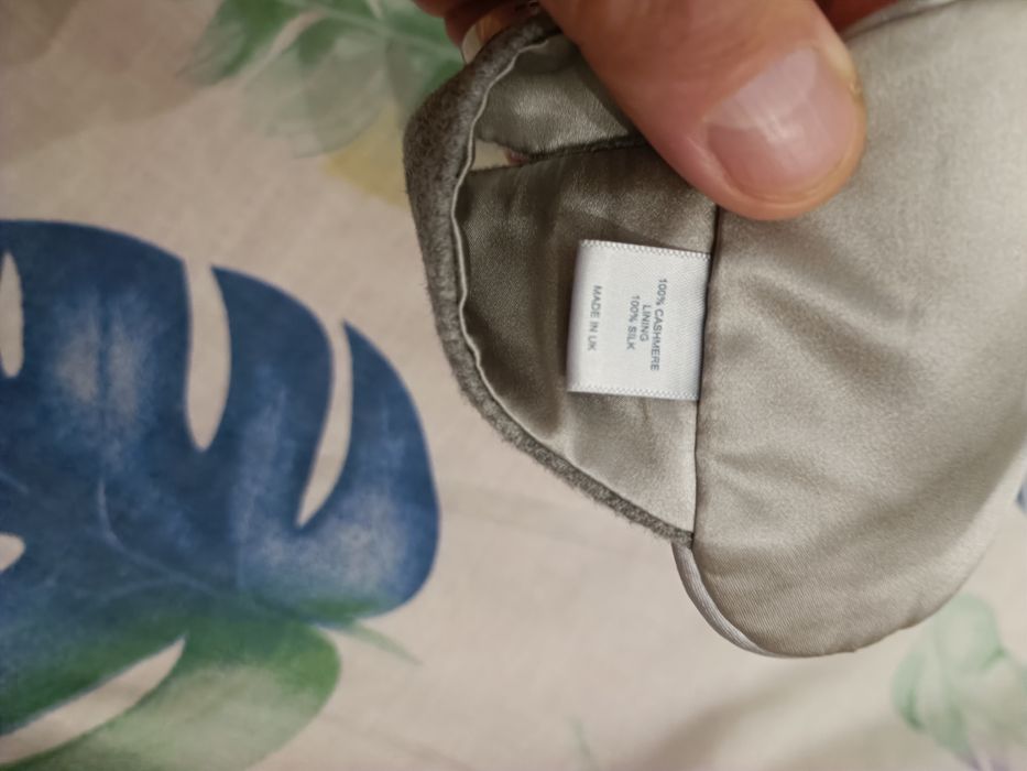 Маска для сна на глаза из серого кашемира и шелка