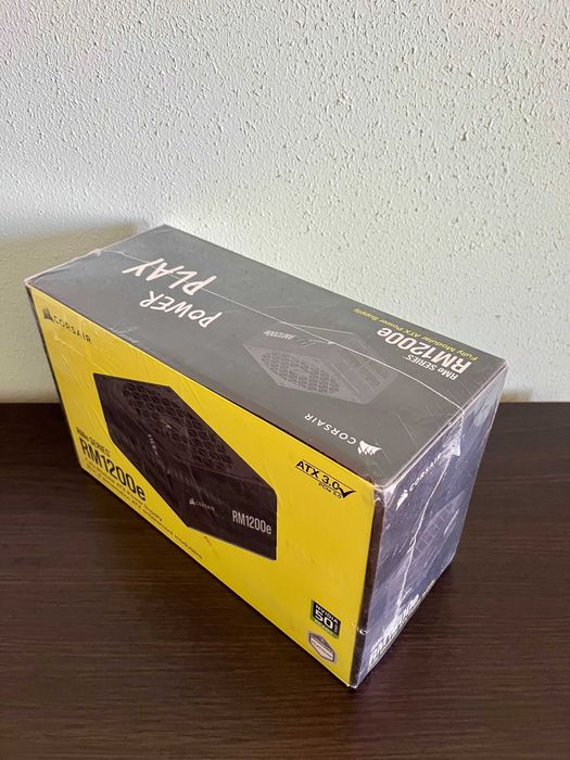 Блок питания Corsair RM1200e 1200W (ATX 3.0 PCIe 5) / Новый запечатан