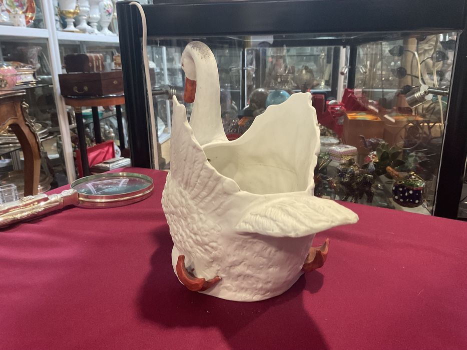 Floreira vista alegre em biscui pintura manual 24x18,5cm