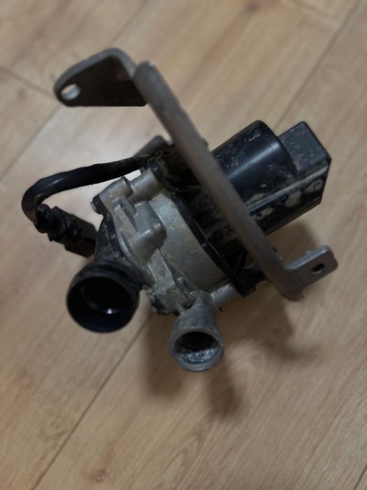 Насос вторинного повітря (насос вторичного воздуха) на пасат В7!