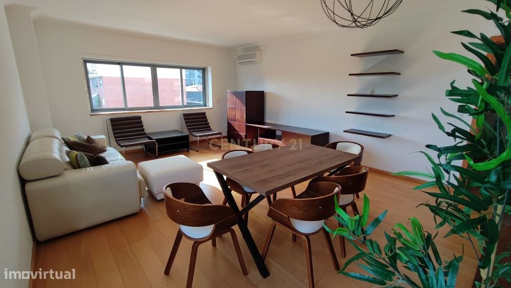 Apartamento T2, Condomínio Fechado, junto à Universidade Católica