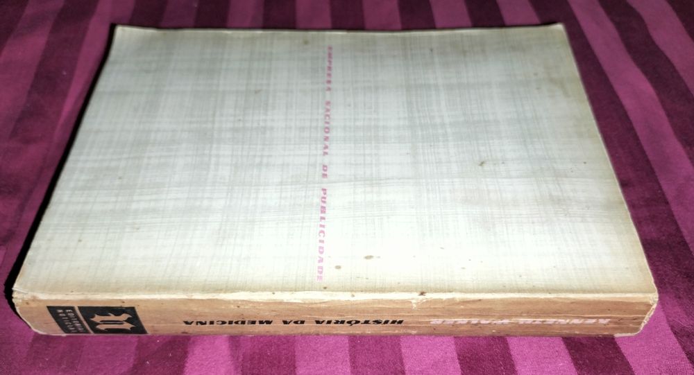 Livro Antigo "História da Medicina"