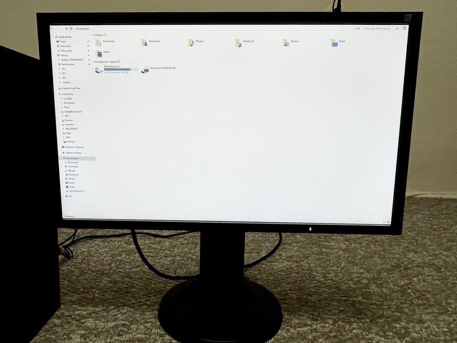Komputer stacjonarny Dell Precision z monitorem graficznym Eizo
