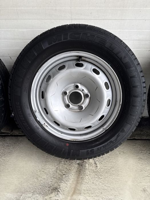 Felgi stalowe Opel Vivaro trafic primastar 5x114,3 16 cali z oponami 215/65-16c michelin