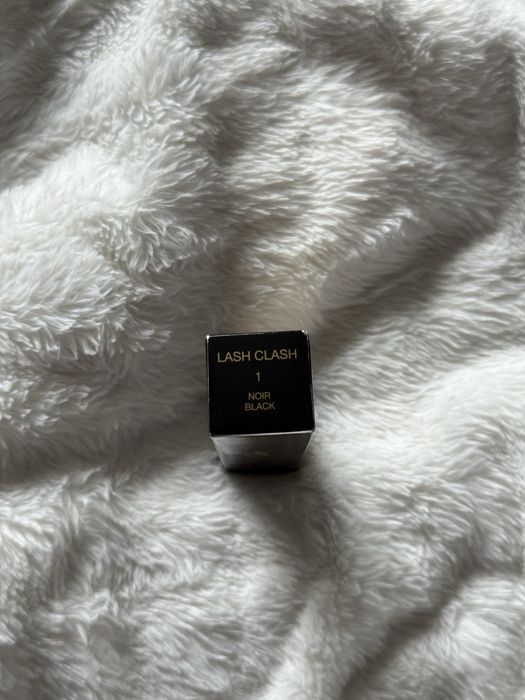 Yves Saint Laurent Lash Clash Extreme Volume tusz zapewniający maksymalną objętość rzęs 5 ml