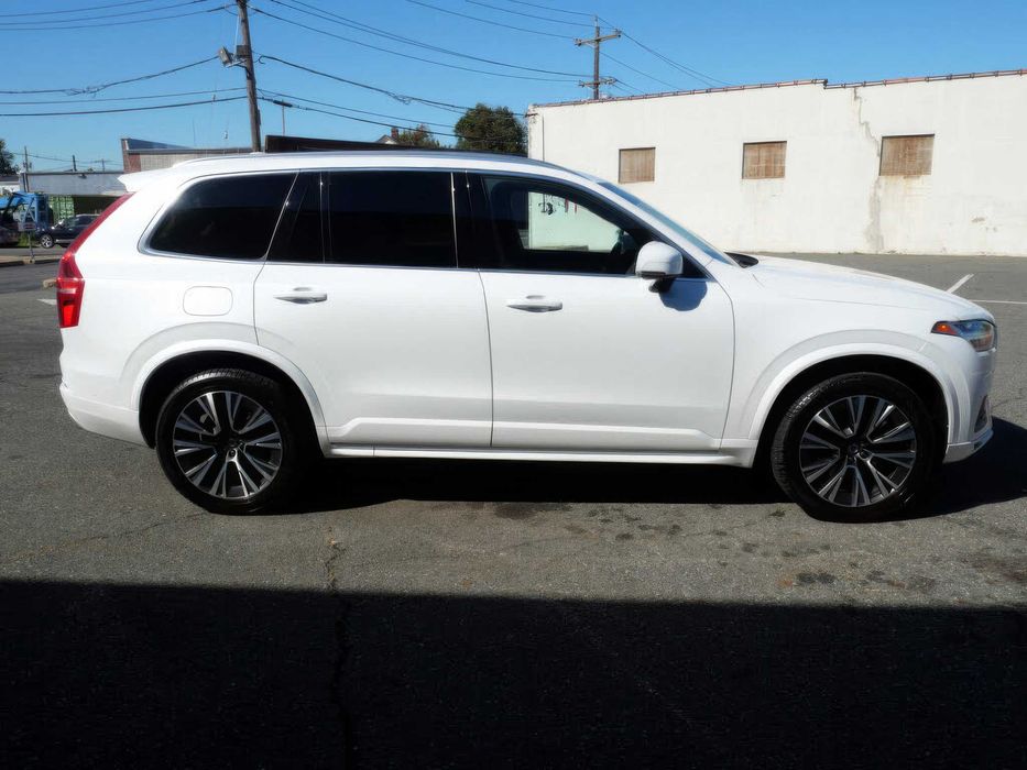 Volvo XC90      2020