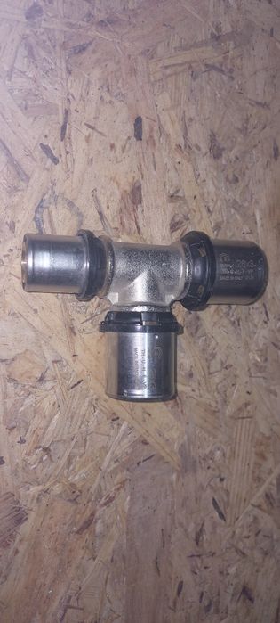 Kolano Trójnik pex 32x32 26x26x20 26x20x20 26x26 dvgw