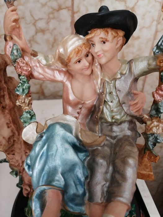 Estatueta em marfinite