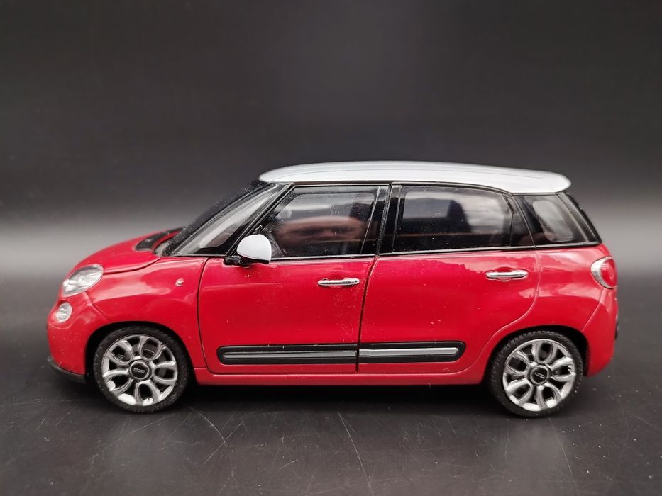 1:24 Welly 2013 Fiat 500L model No Box