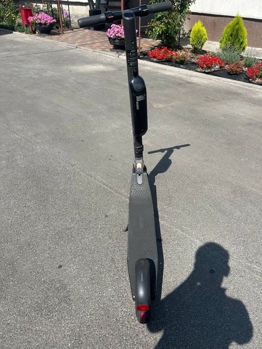 Електросамокат Ninebot KickScooter