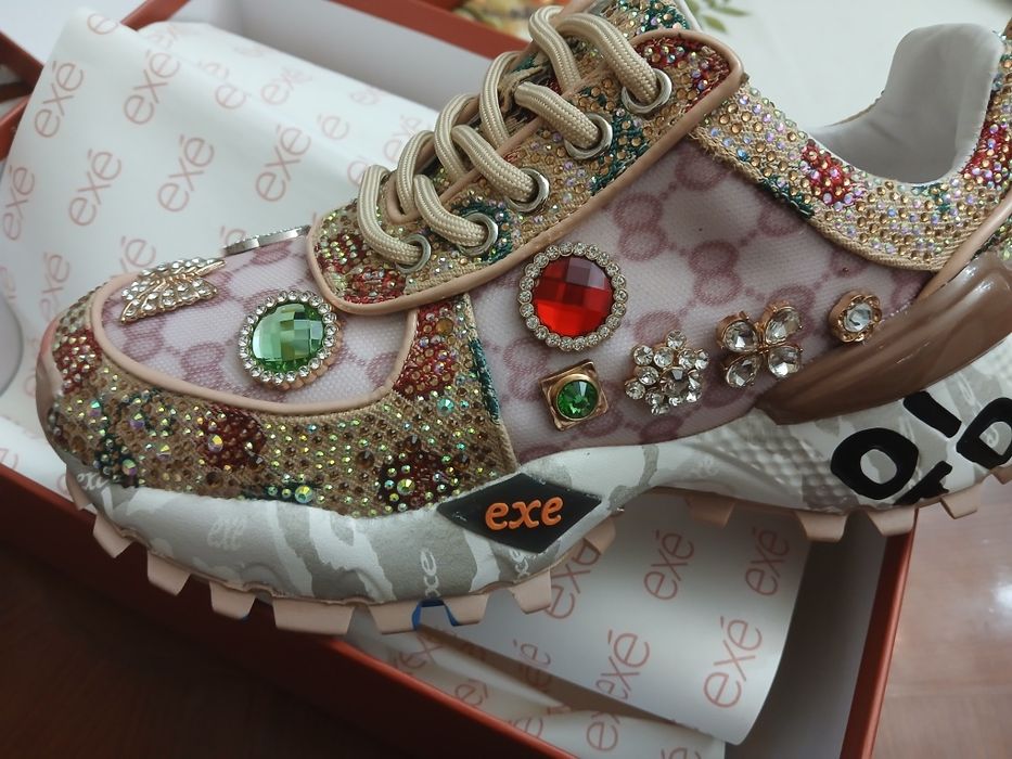 Tenis  Novos marca EXÉ