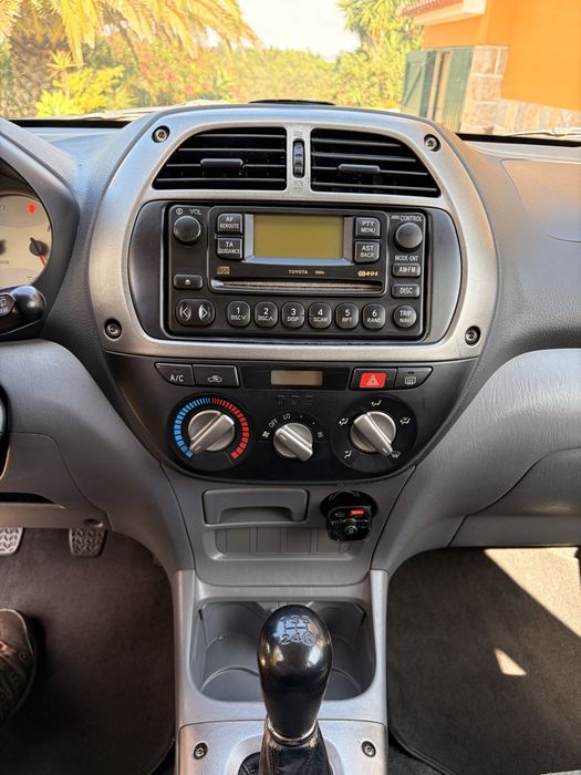 Toyota RAV4 2.0 D-4D 4x4 (2003) - Excelente Estado