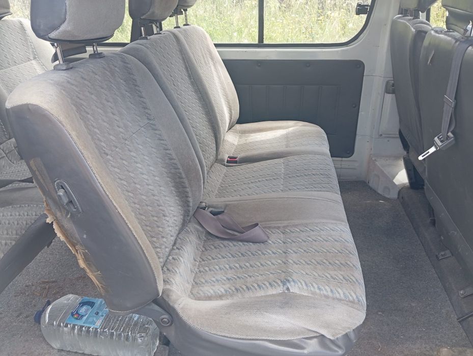 Toyota HiAce 9 lugares