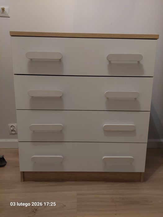 Komoda i 2 słupki sprzedam