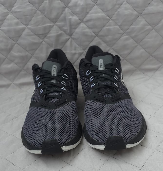 Nike Zoom Strike buty do biegania 44