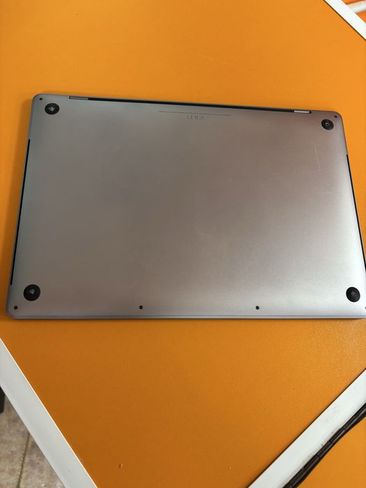 MacBook Pro (a2141)