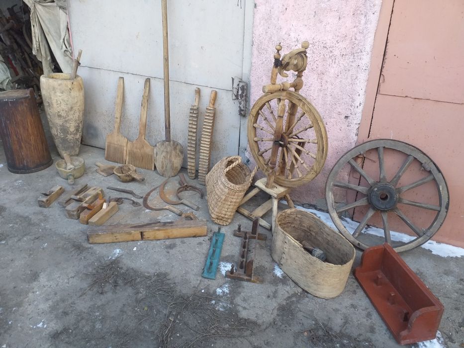 Дерев'яна сільська утварь