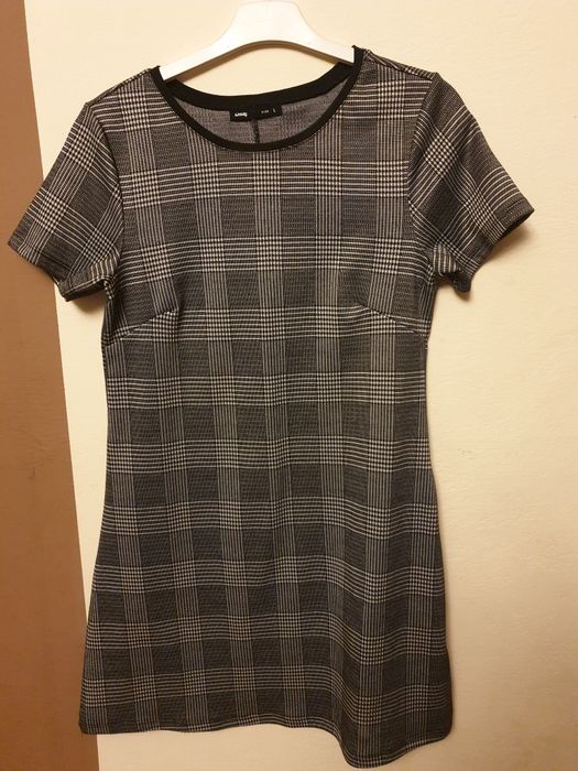 Krótka sukienka w krate