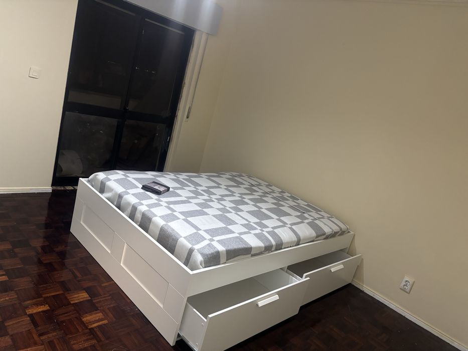 Quartos para casal e solteiros a 10 minutos da estacao