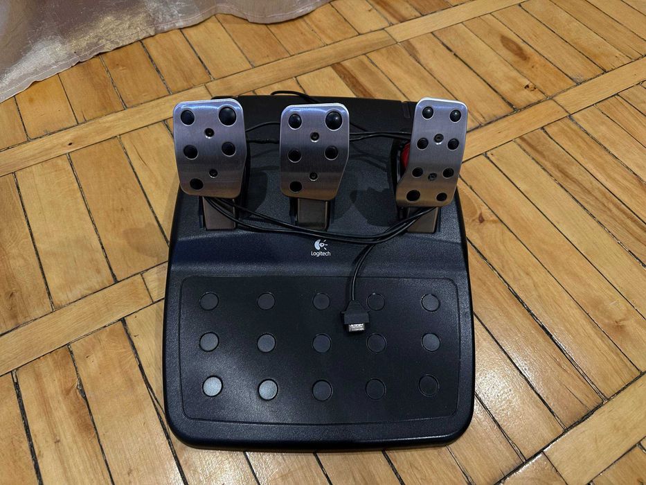 Педалі до ігрового руля logitech G25/G27