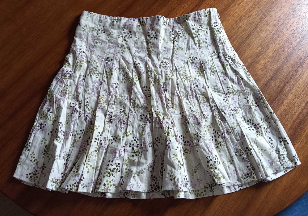 Calções femininos e saias