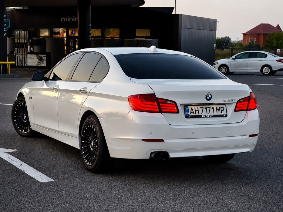 Продам BMW 528i F10 2013 год