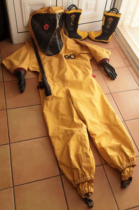 Fato Bombeiros Hazmat + Botas Bombeiros Harvik 41\42,Pouco Uso - 200€